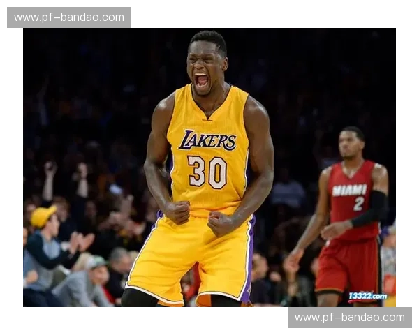 紫金荣耀对决铁血迈阿密：黑白直播带你领略湖人VS热火的巅峰时刻